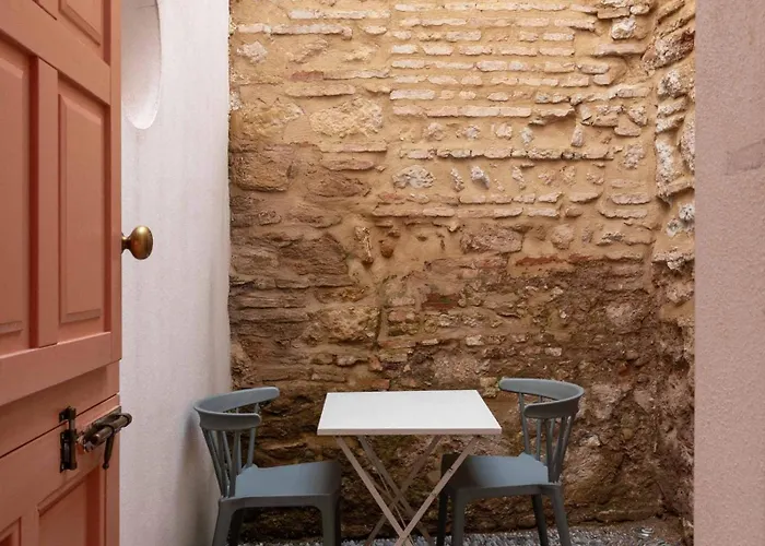 Limehome Calle Pozanco - Center *