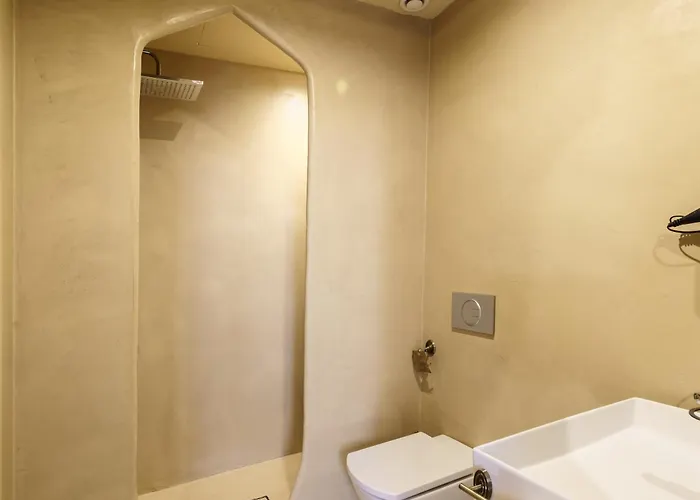 Limehome Calle Pozanco - Center