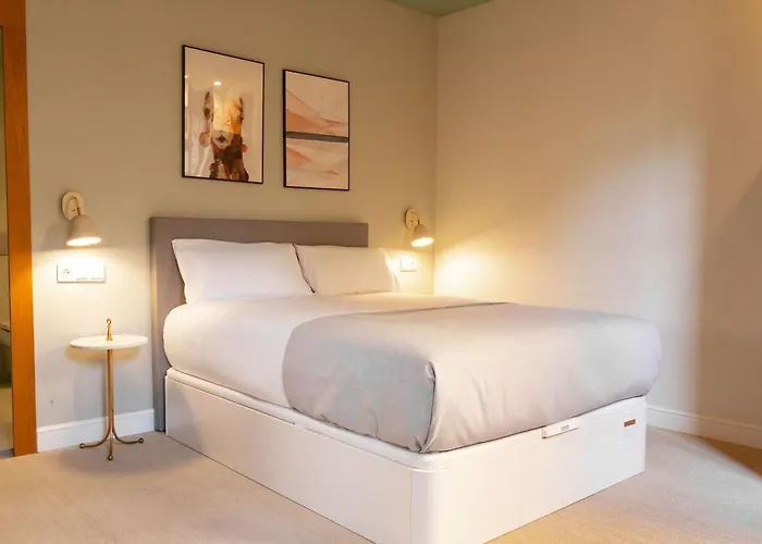 Limehome Calle Pozanco - Center *