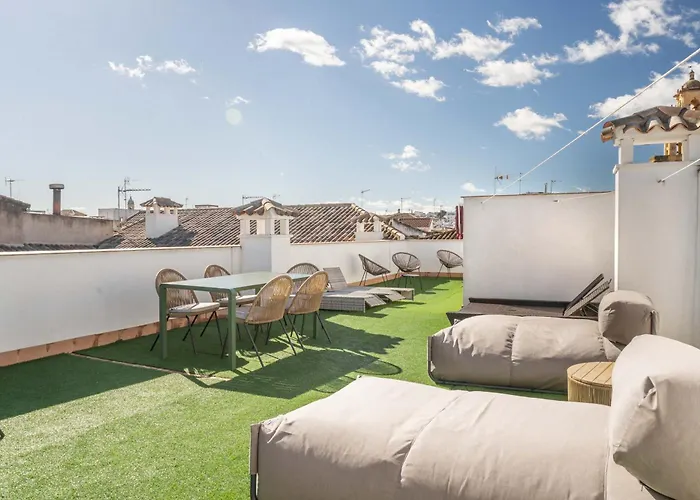 Limehome Calle Pozanco - Center *