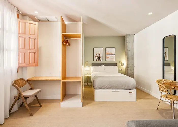 Limehome Calle Pozanco - Center *