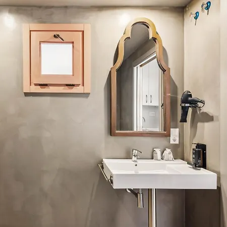 Limehome Calle Pozanco - Center 公寓 *