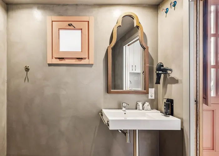 Limehome Calle Pozanco - Center דירה *